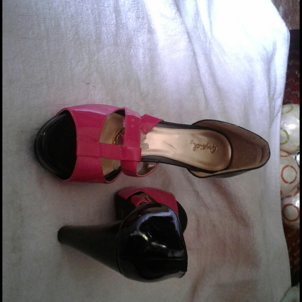 Shoe - Picture 2 of 2